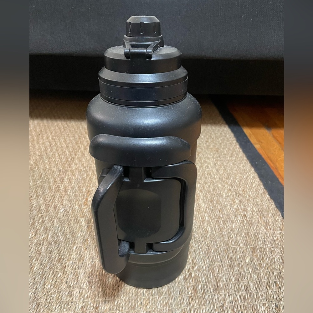 Manna Hydration Titan Black Water Bottle 3L/101.44oz